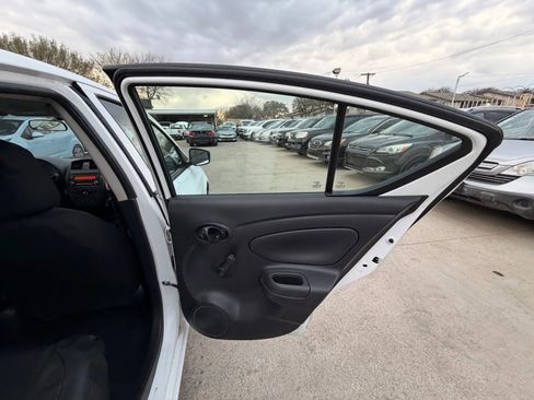Used 2018 Nissan Versa S Plus image 29