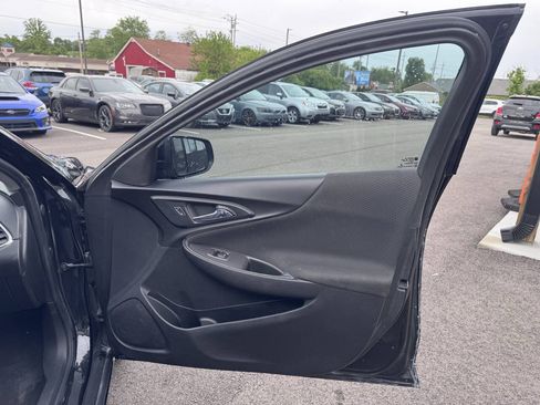 Used 2020 Chevrolet Malibu LT FWD image 14