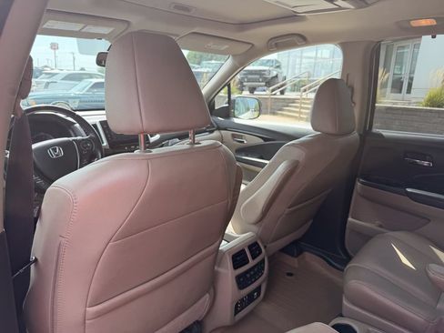 Used 2016 Honda Pilot Elite image 14