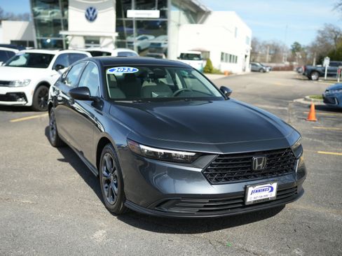 Used 2023 Honda Accord EX image 1