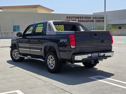 Used 2005 Chevrolet Avalanche Z71 w/ Preferred Equipment Group image 4