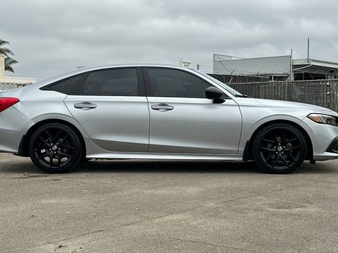 Used 2024 Honda Civic Sport image 3