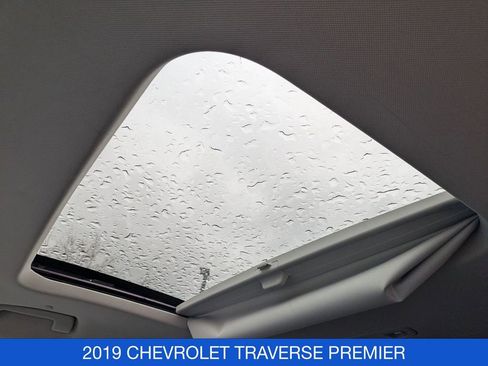 Used 2019 Chevrolet Traverse Premier image 31