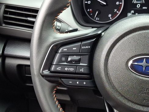 Used 2024 Subaru Crosstrek 2.5i Limited AWD/4WD image 21