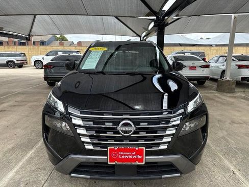Certified 2025 Nissan Rogue SL AWD/4WD image 9