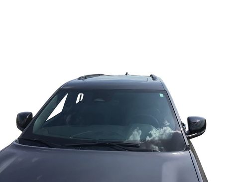 New 2025 Jeep Grand Cherokee Altitude image 12