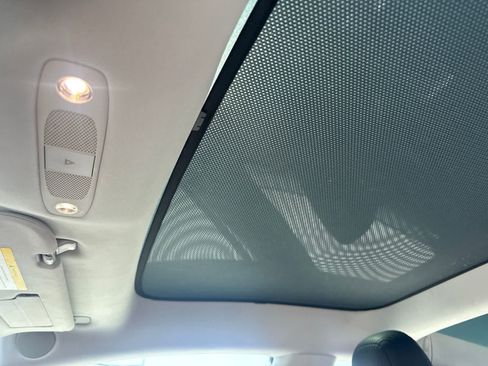 Used 2018 Tesla Model 3 Mid Range RWD image 23