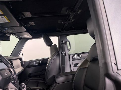 Used 2025 Ford Bronco Outer Banks w/ Sasquatch Package AWD/4WD image 25