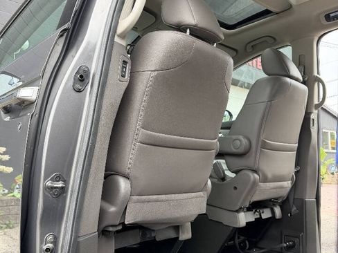 Used 2014 Honda Odyssey Touring Elite image 22