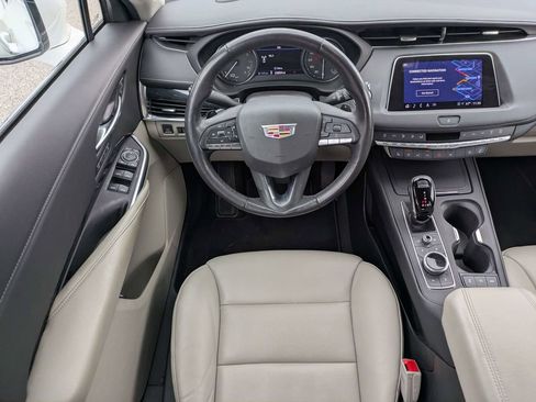 Used 2023 Cadillac XT4 Premium Luxury w/ Technology Package FWD image 16