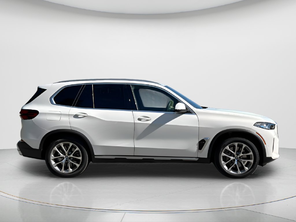Used 2024 BMW X5 xDrive50e w/ Premium Package AWD/4WD image 4