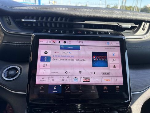 Used 2023 Jeep Grand Cherokee L Limited image 24