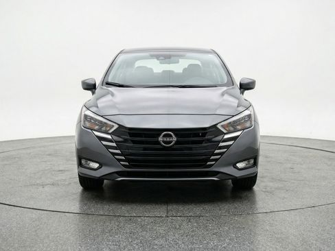 Used 2025 Nissan Versa SV image 2