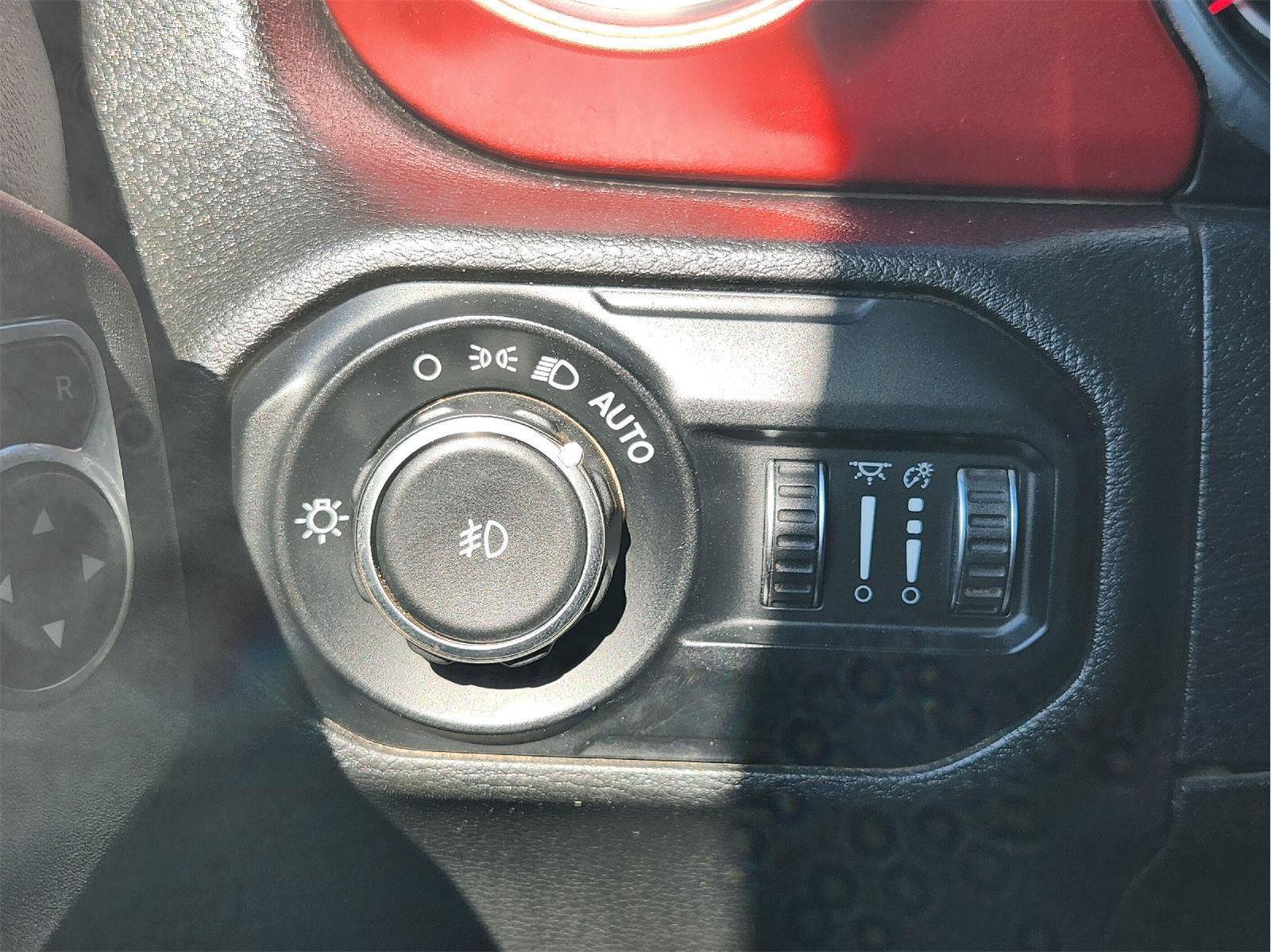 Used 2021 Jeep Wrangler Unlimited Rubicon AWD/4WD image 24