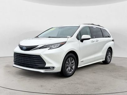 Used 2021 Toyota Sienna XLE w/ XLE Plus Package