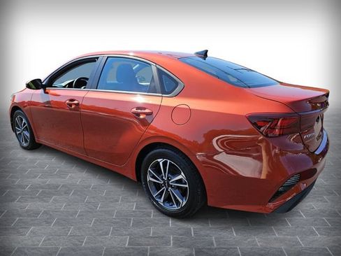 Used 2023 Kia Forte LXS w/ LXS Technology Package FWD image 5