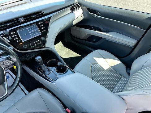 Used 2019 Toyota Camry SE image 21