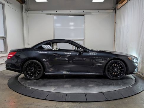 Used 2017 Mercedes-Benz SL 550 image 10