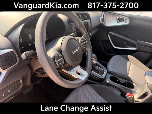 Certified 2025 Kia Soul LX w/ LX Technology Package FWD image 14