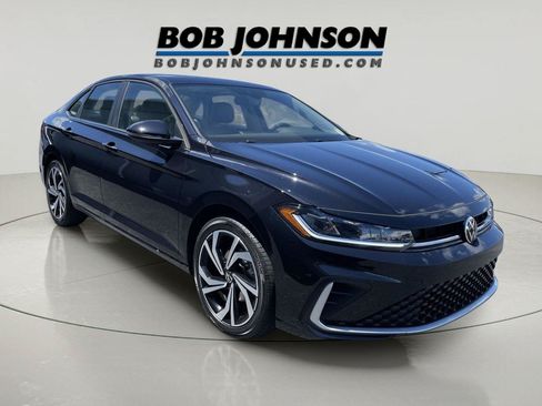 Used 2025 Volkswagen Jetta SEL FWD image 1