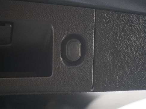 Used 2019 Chevrolet Suburban Premier AWD/4WD image 18