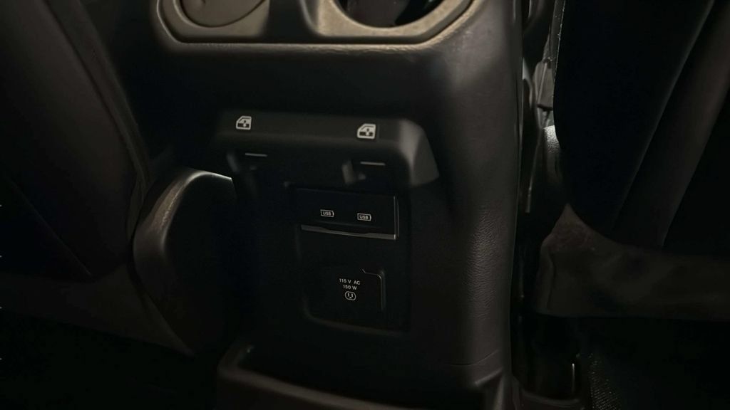 Used 2021 Jeep Wrangler Unlimited Sahara w/ Uconnect 4C Nav & Sound Group AWD/4WD image 15