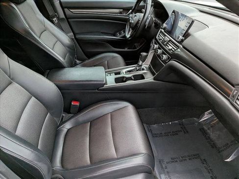 Used 2018 Honda Accord Sport image 19