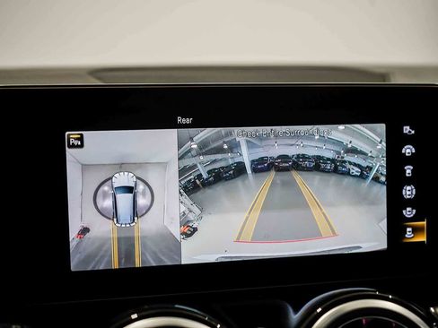 Used 2023 Mercedes-Benz GLB 250 GLB 250 image 24