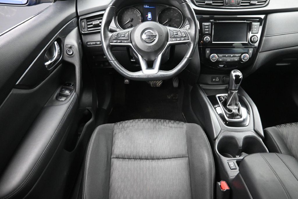 Used 2018 Nissan Rogue SV w/ Premium Package AWD/4WD image 14