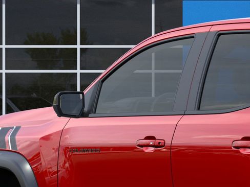 New 2026 Chevrolet Colorado ZR2 w/ Technology Package image 38