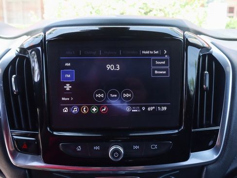 Used 2022 Chevrolet Traverse LT image 34