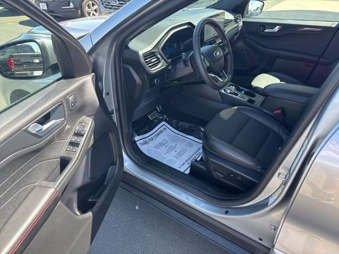 Used 2023 Ford Escape ST-Line Select w/ Tech Pack #2 image 9