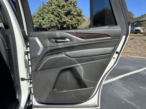 Used 2023 Cadillac Escalade Premium Luxury Platinum image 63