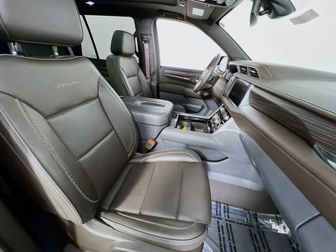 Certified 2022 GMC Yukon Denali AWD/4WD image 31