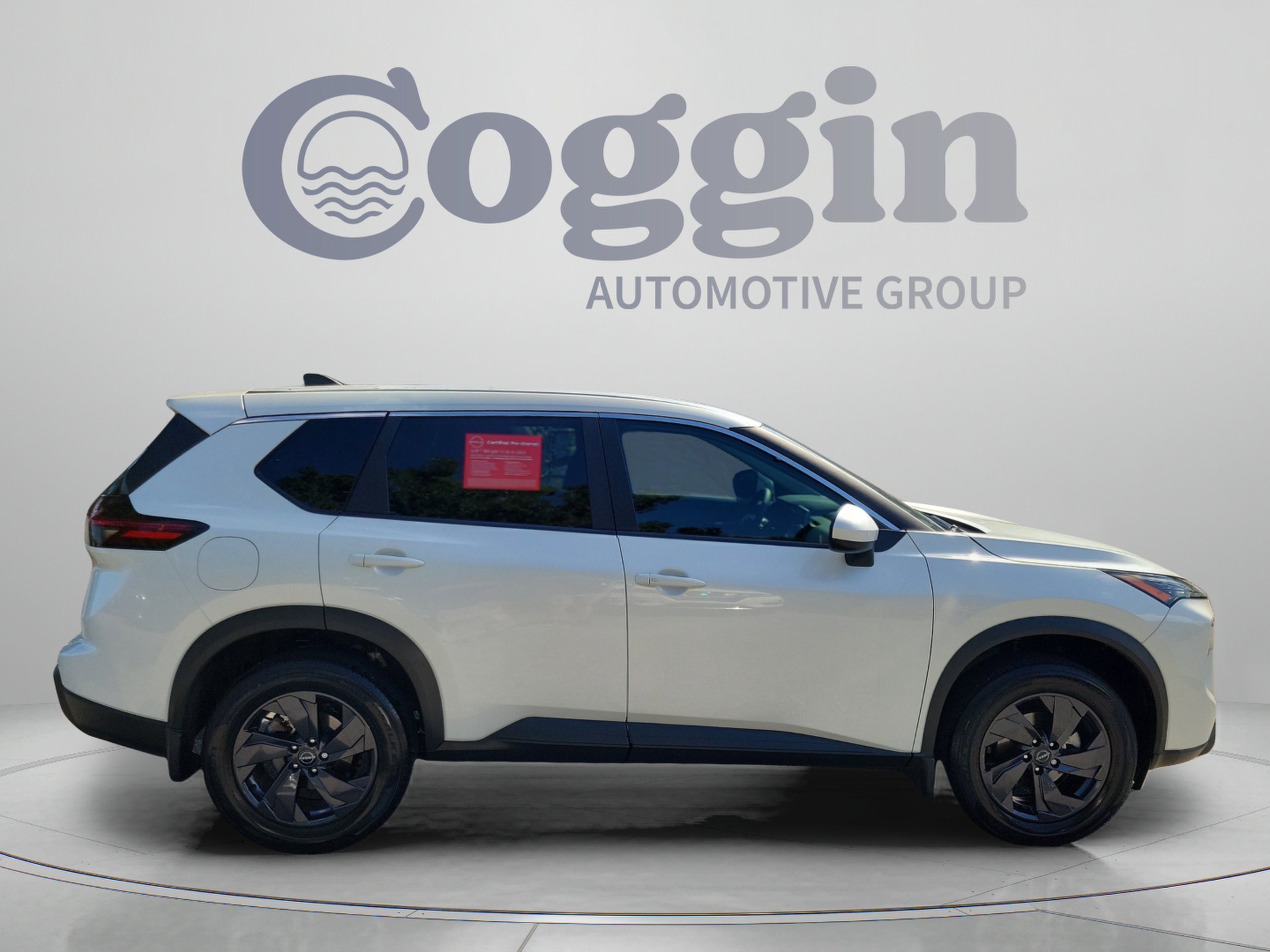 Certified 2026 Nissan Rogue SV FWD image 4