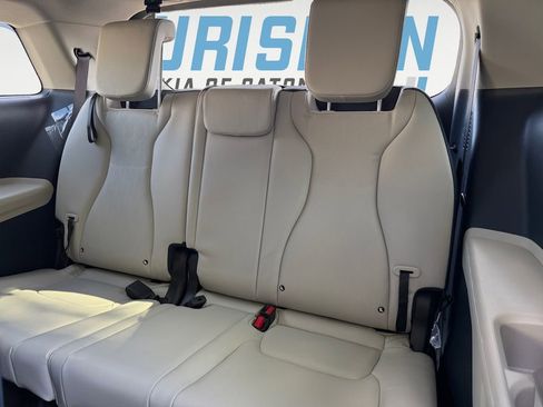 New 2026 Kia Carnival EX FWD image 17