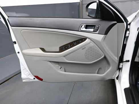 Used 2015 Kia Optima EX w/ EX Premium Package image 9