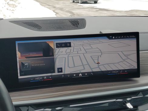 Certified 2024 BMW X5 xDrive40i w/ M Sport Package image 18