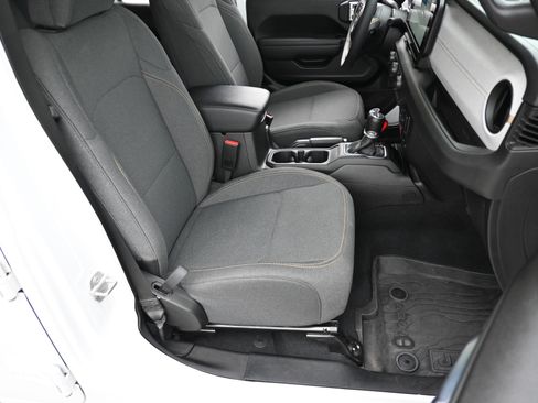 Used 2024 Jeep Gladiator Willys image 19