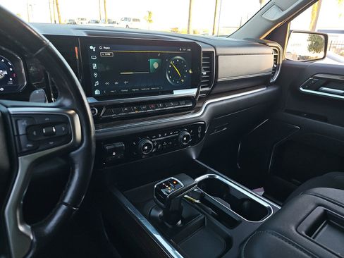 Used 2022 Chevrolet Silverado 1500 RST image 11