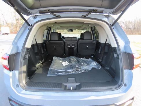 New 2025 Honda Pilot Touring image 12