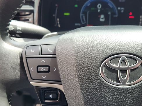 Certified 2025 Toyota Camry SE FWD image 19