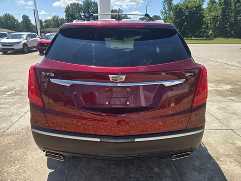 Used 2018 Cadillac XT5 Premium Luxury FWD image 4