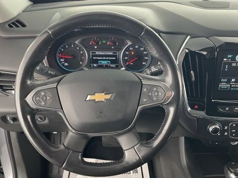 Used 2018 Chevrolet Traverse LT image 36