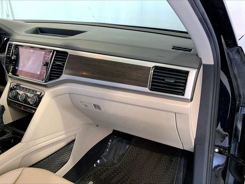 Used 2018 Volkswagen Atlas SEL image 16
