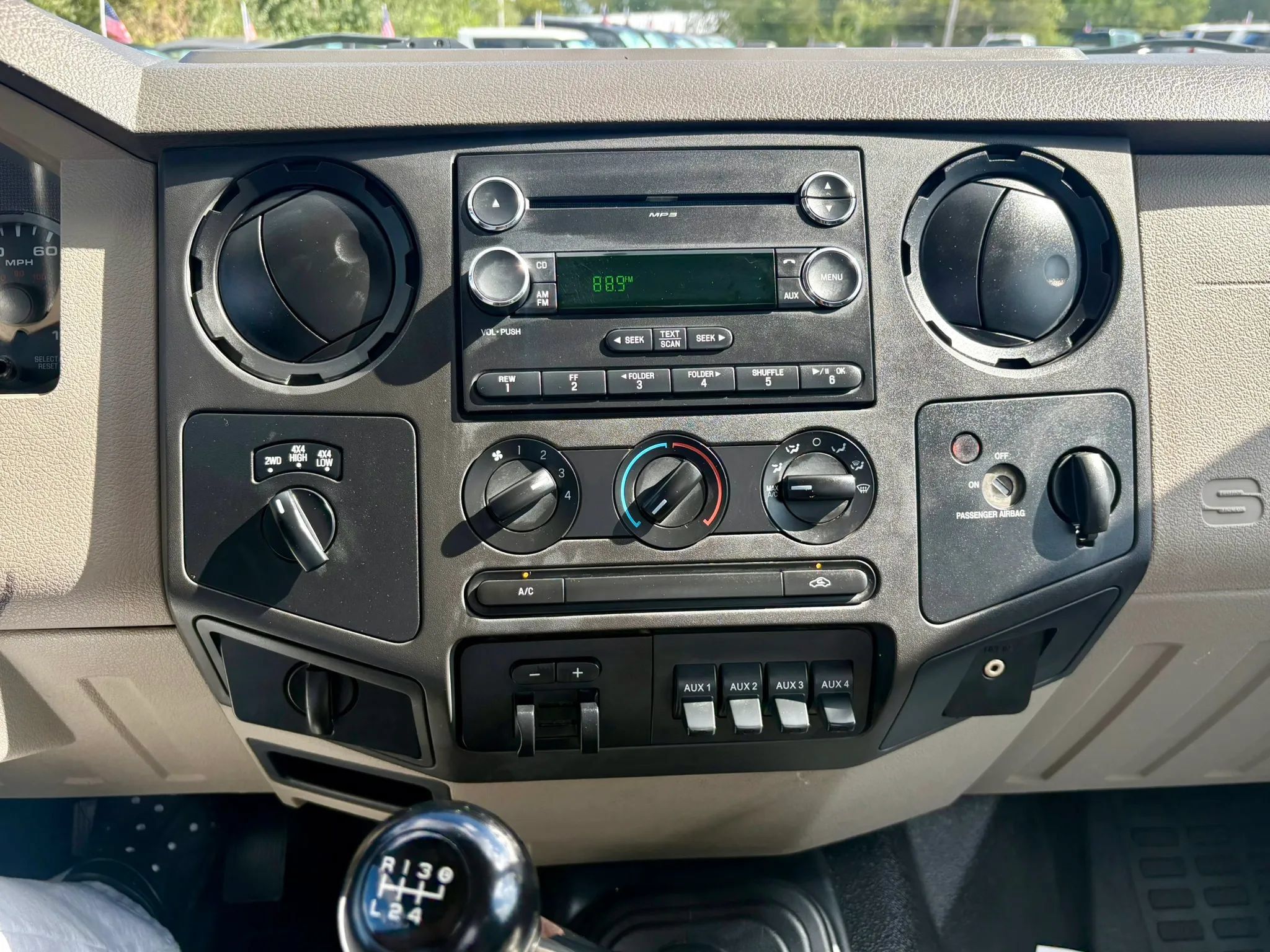 Used 2009 Ford F350 4x4 Regular Cab DRW Super Duty image 22