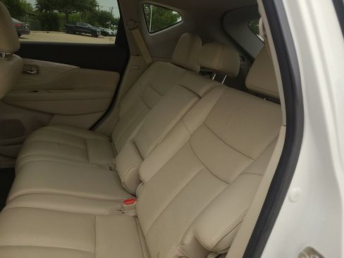 Used 2017 Nissan Murano Platinum w/ Platinum Technology Package FWD image 11