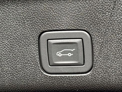New 2026 Chevrolet Suburban High Country RWD image 30