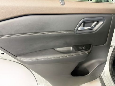 Used 2023 Nissan Rogue SV w/ SV Premium B Package FWD image 24