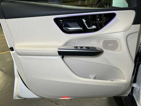 Used 2025 Mercedes-Benz GLC 300 4MATIC image 21